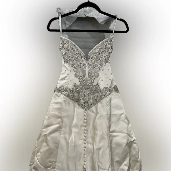 Platinum Priscilla of Boston Elegant Ivory Crystal Embellished Wedding Dress - Picture 5 of 15